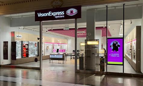 vision express trafford centre